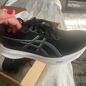 ASICS Gel-excite 10 size 9 women’s